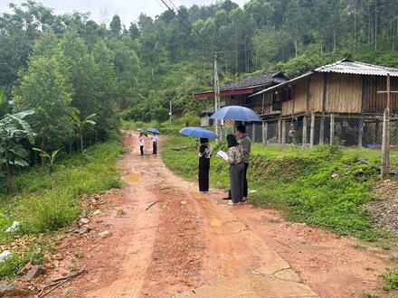 Kinh tế - Chính trị