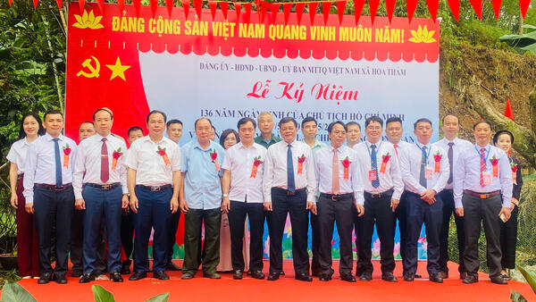 Xã Hoa Thám long trọng tổ chức kỷ niệm 136 năm Ngày sinh Chủ tịch Hồ Chí Minh và 80 năm Ngày thành lập Chi bộ Đảng Cộng sản đầu tiên